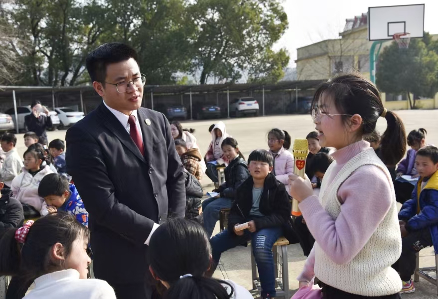 湖北大冶检察院：  开学第一课法治知识进校园