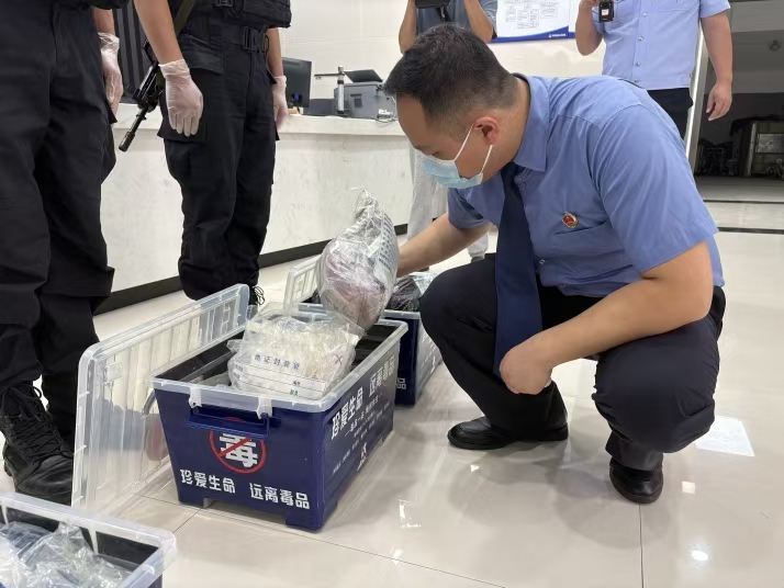 湖北省阳新县检察院：全程监督毒品集中销毁