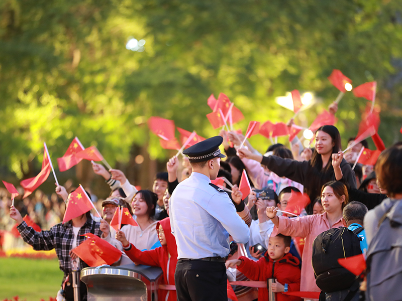 四川公安圆满完成新中国成立75周年和国庆安保维稳任务