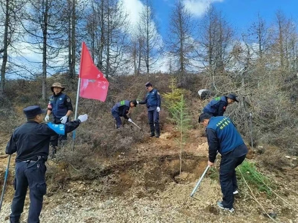 四川甘孜：全州首个“生态警察林”在净土香巴拉落地生根