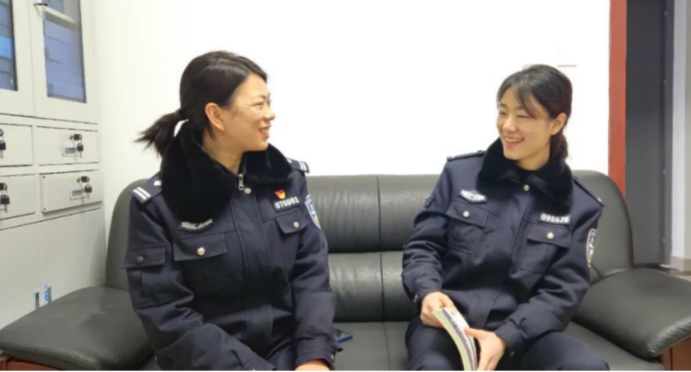 “传帮带”浇灌警营青春之花：四川成都新津公安“姐妹师徒”成长记