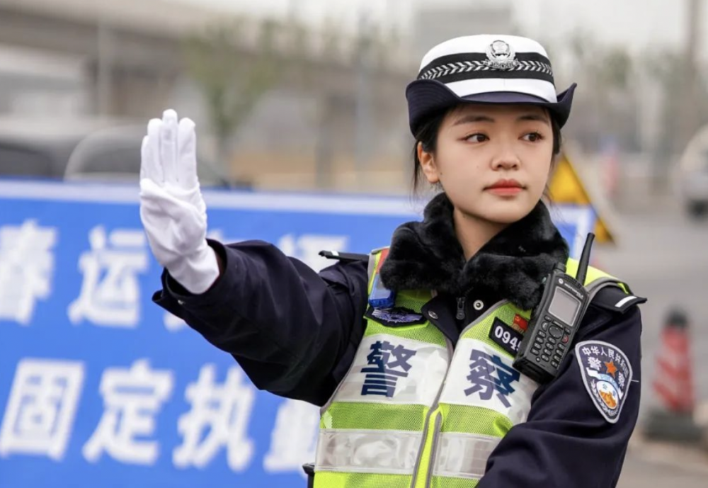 四川成都市公安局双流区分局民警聂靖轩：交通管理战线的铿锵玫瑰