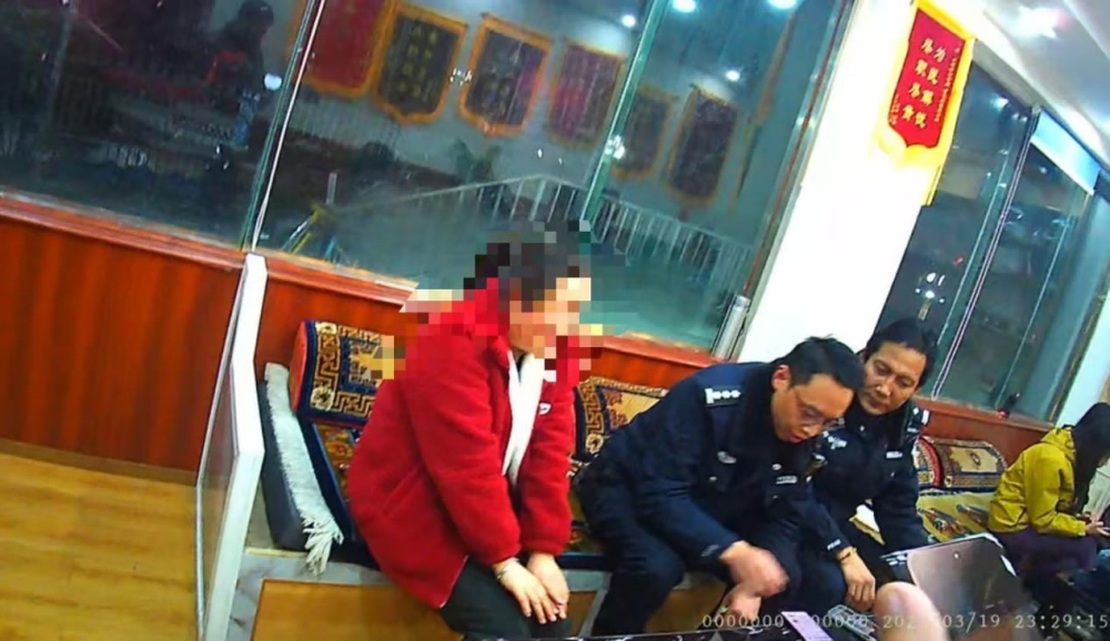 四川乡城警方上演反诈狂飙，斩断境外电诈黑手，护佑群众5万积蓄