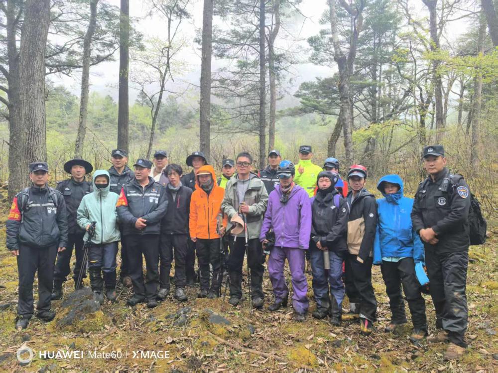 雪域之巅的忠诚守护——探访“蜀山之王”脚下的贡嘎山派出所