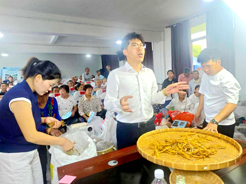 四川省万源市：助农直播点燃乡村振兴“新引擎”