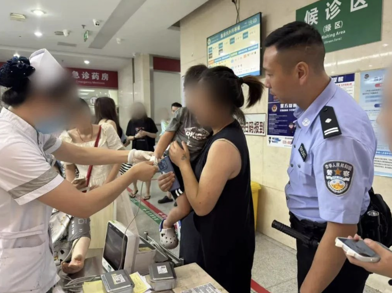 成都锦江“警”色：世运赛场外，筑牢温暖守护防线