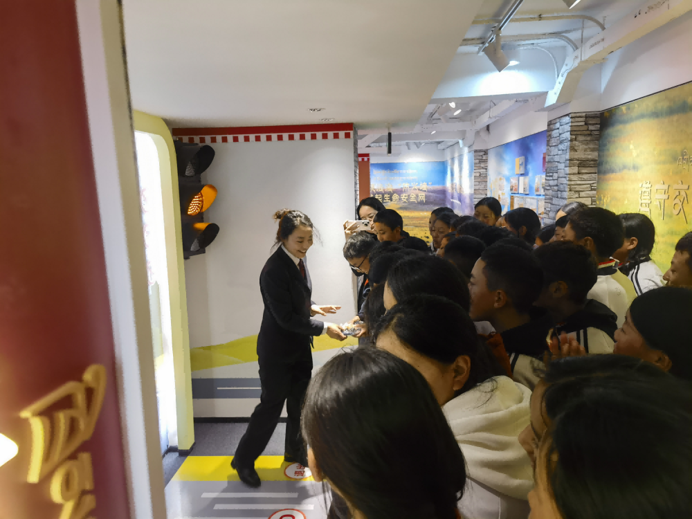 法治护航青春路   雪域雏鹰展新翼——四川甘孜州石渠县人民检察院“开学第一课”守护成长