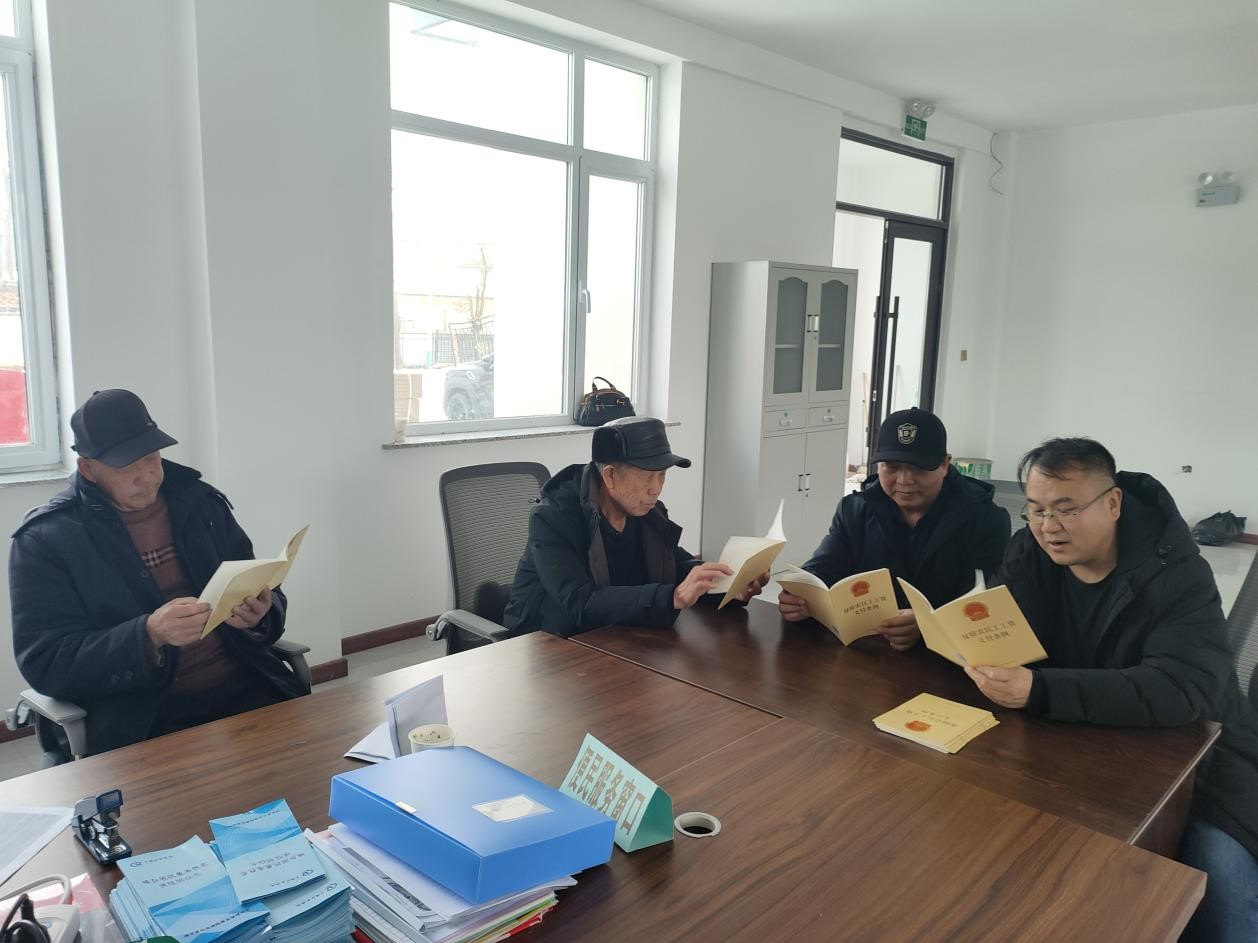 吉林省白山市司法局：法治乡村新“枫”景 普法宣传进农家