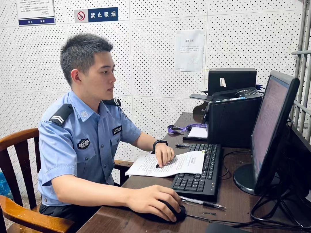 陈俊策.jpg 陈俊策.jpg