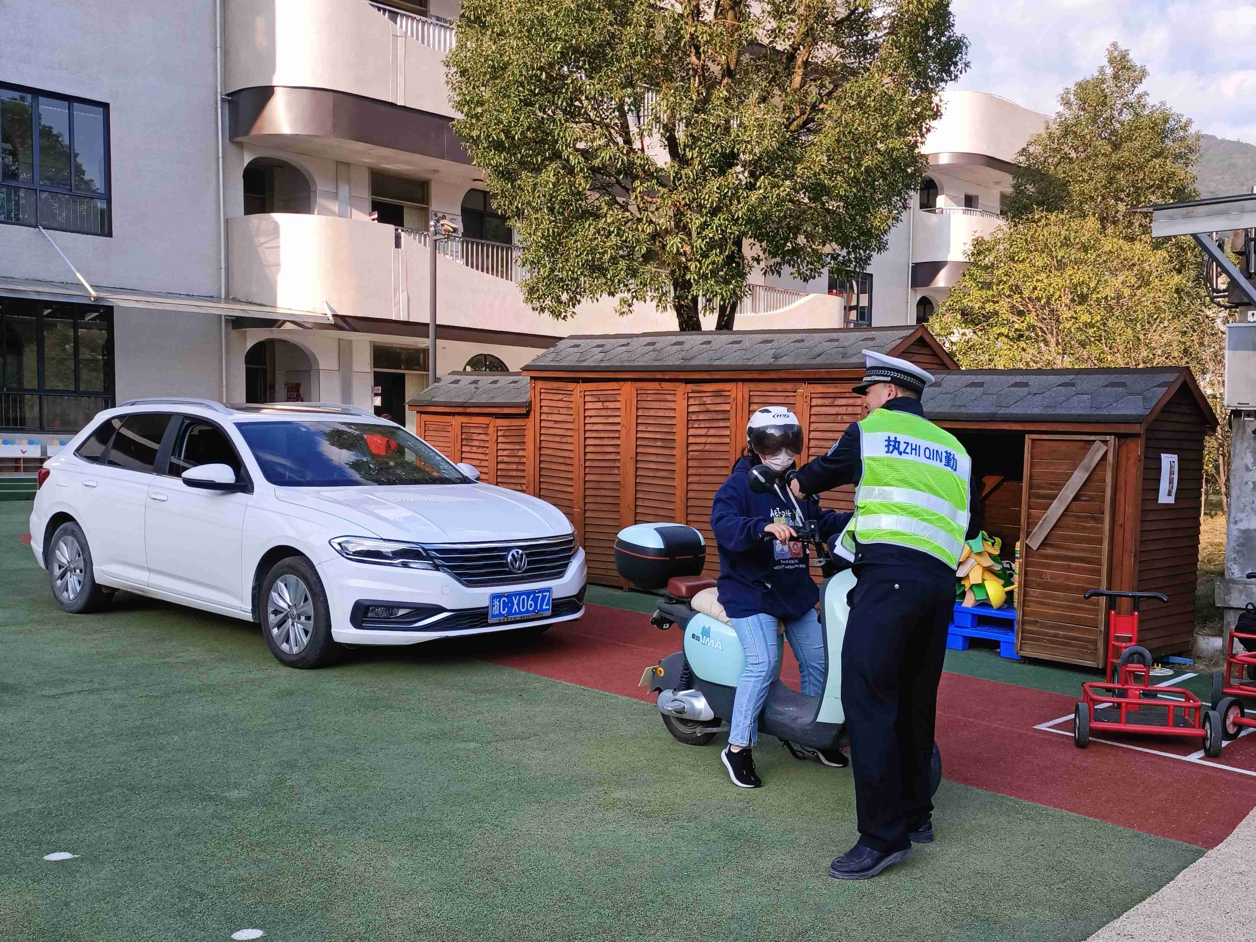 电动车驾驶模拟.jpg 电动车驾驶模拟.jpg