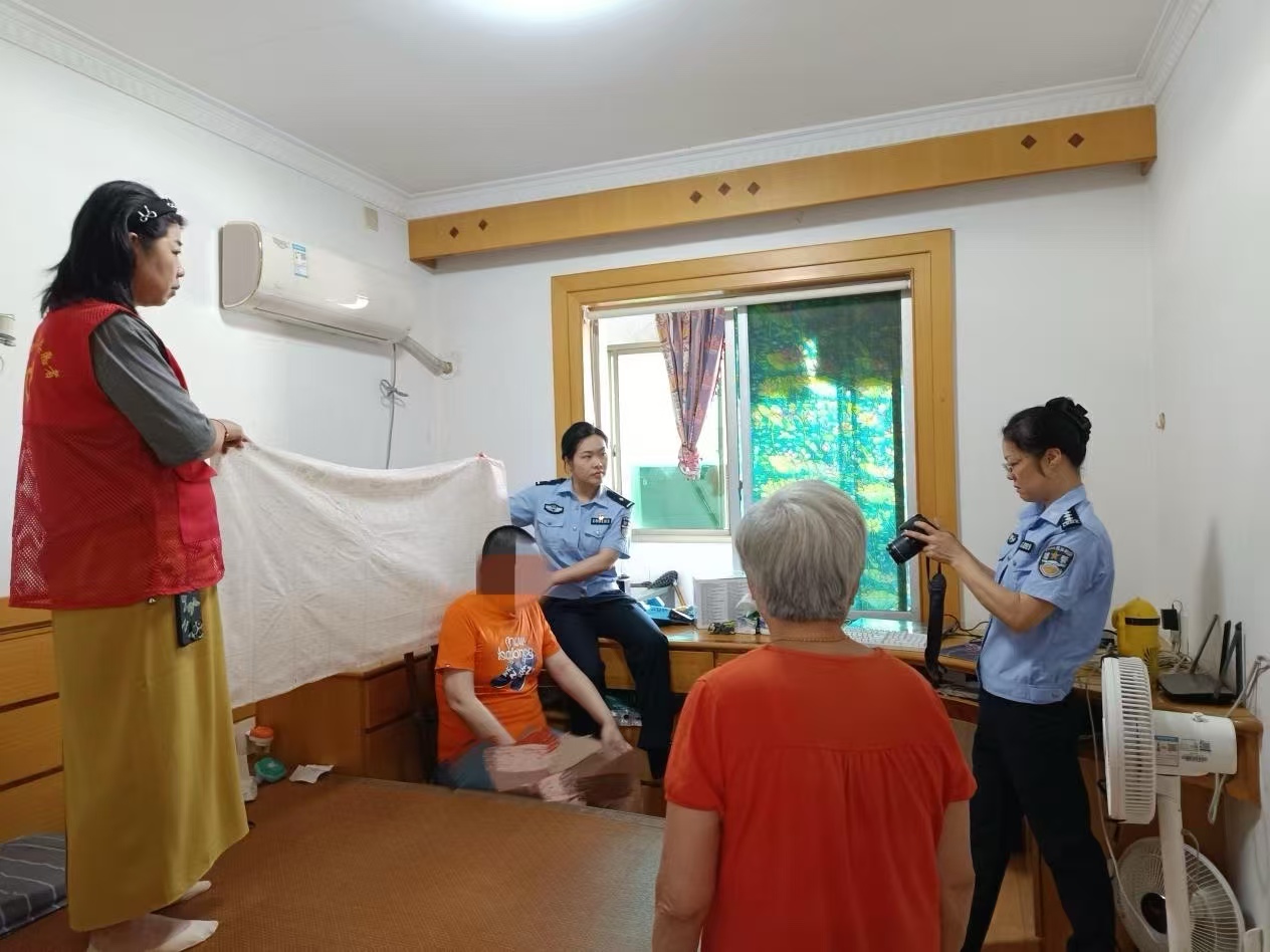 浙江兰溪：户籍民警的十八般武艺