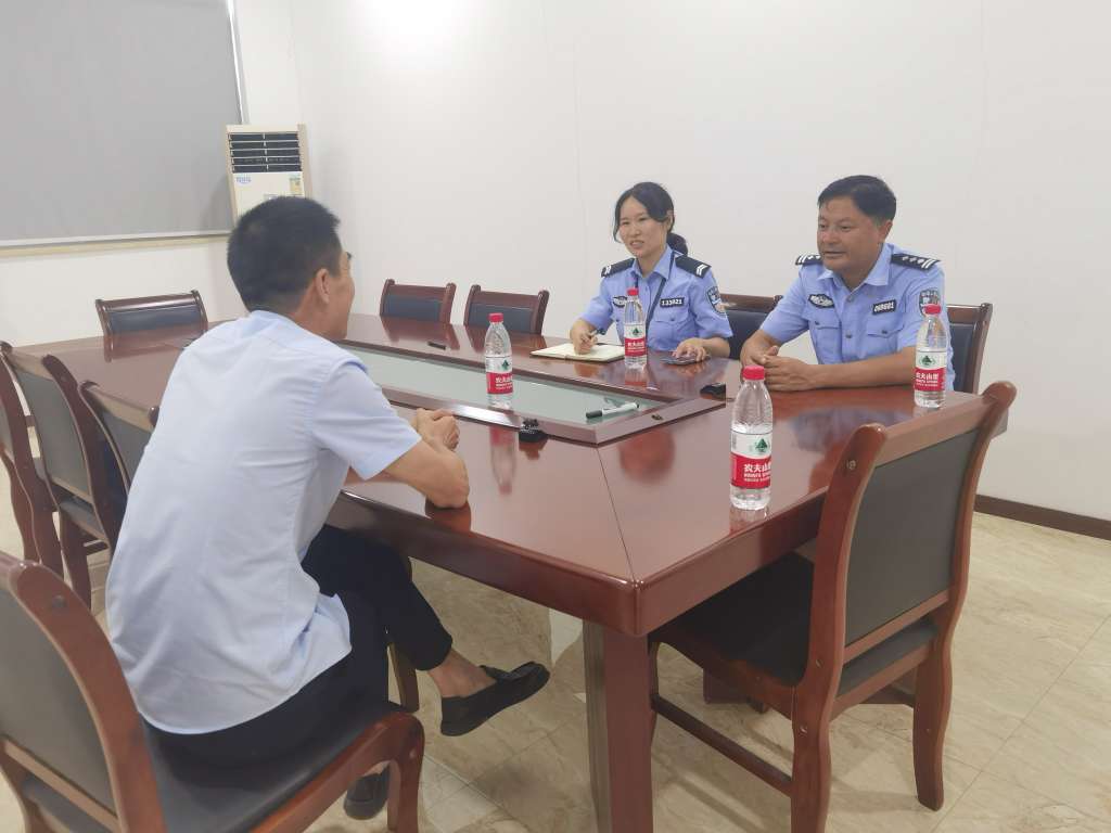 浙江温州：声声“德古”化乡愁 金海派出所来了彝族“老娘舅”