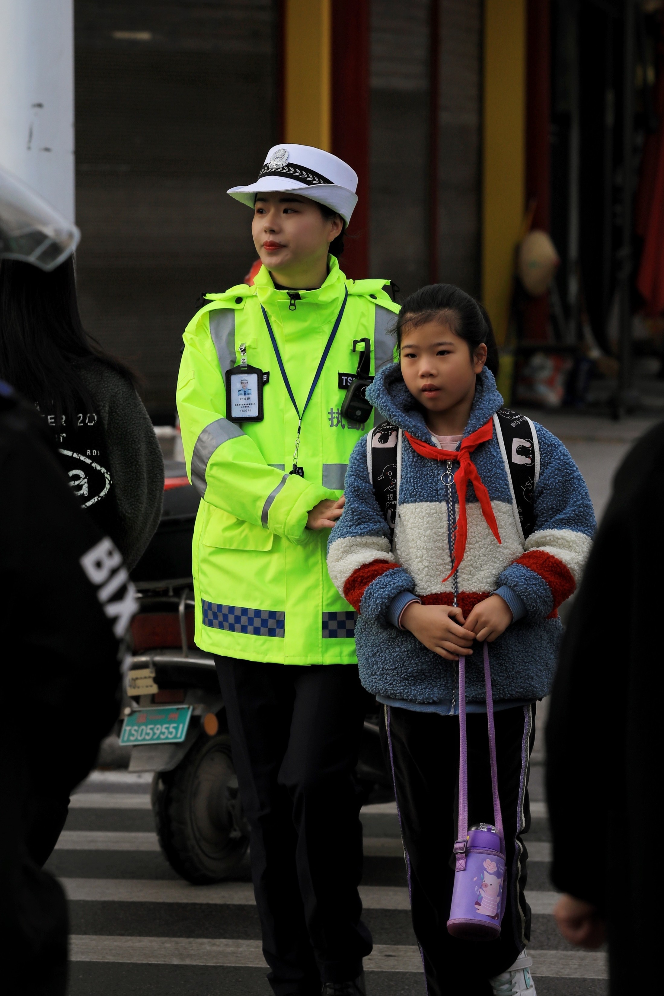 交警护学1.jpg 交警护学1.jpg
