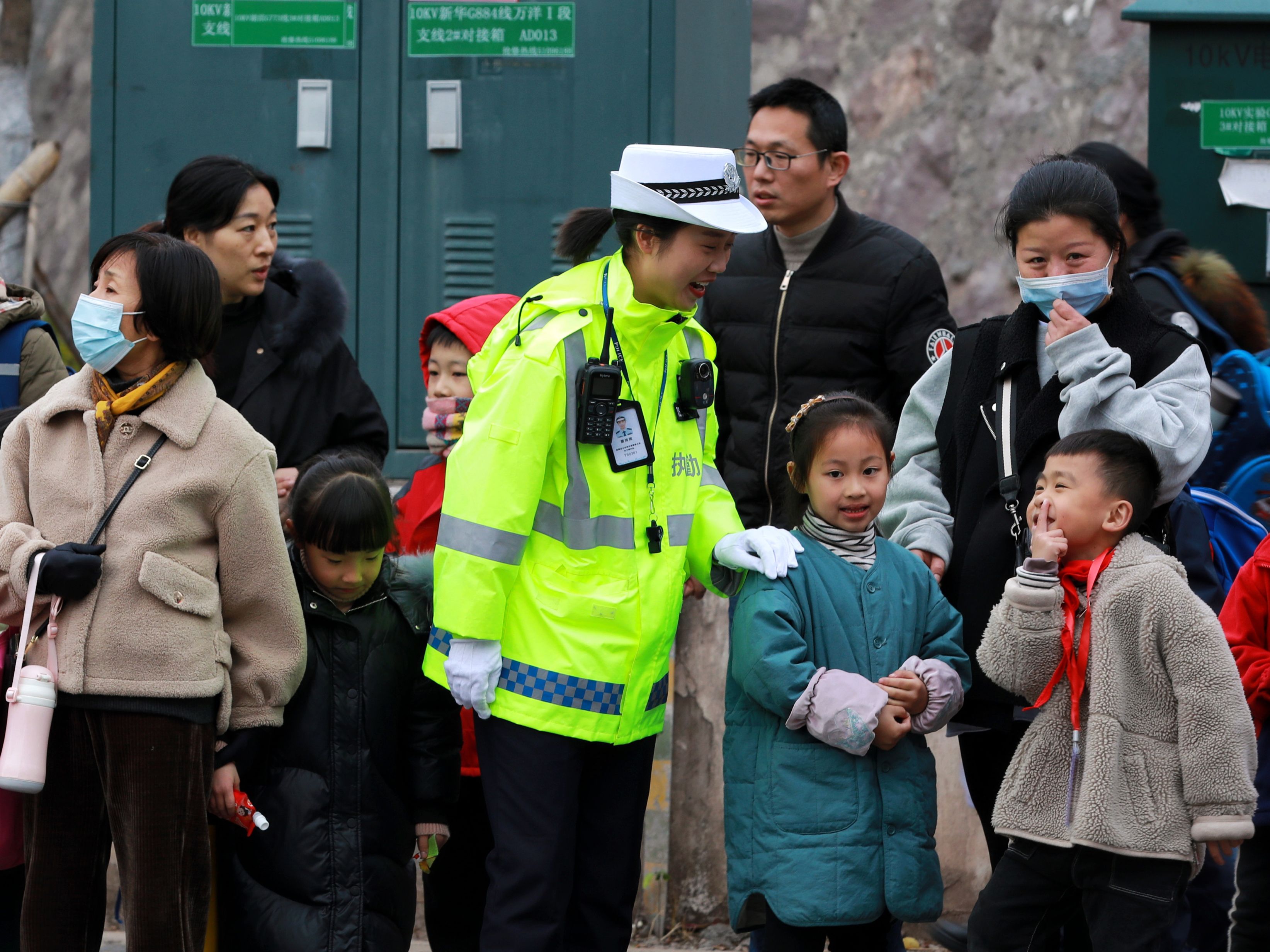 交警护学2.jpg 交警护学2.jpg