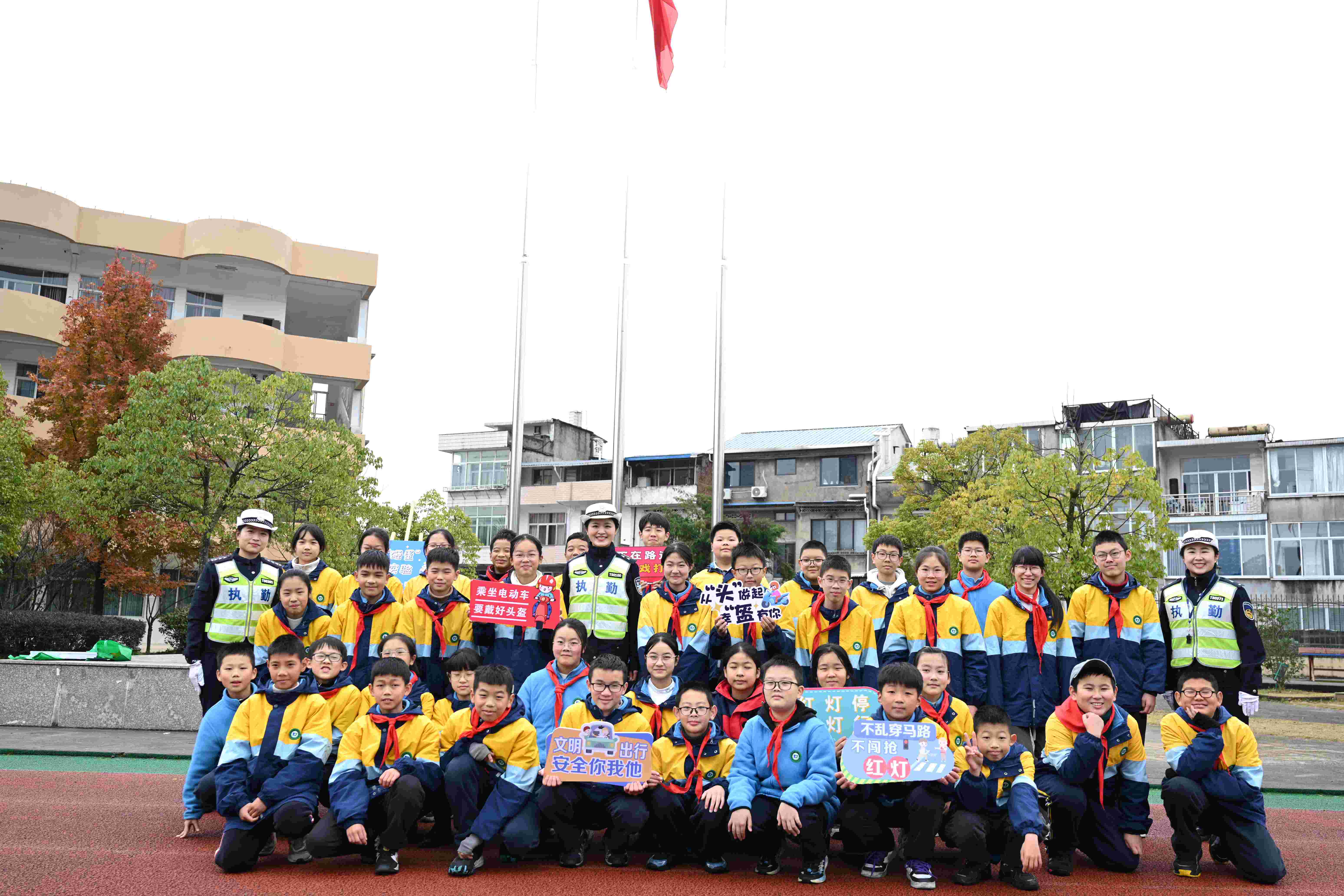 进校园宣教1.jpg 进校园宣教1.jpg