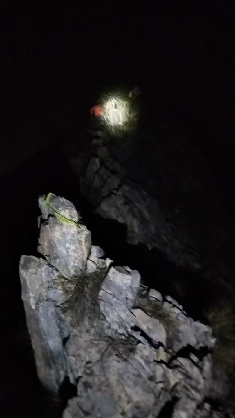 浙江兰溪：4名驴友被困！深夜深山7小时大搜救！
