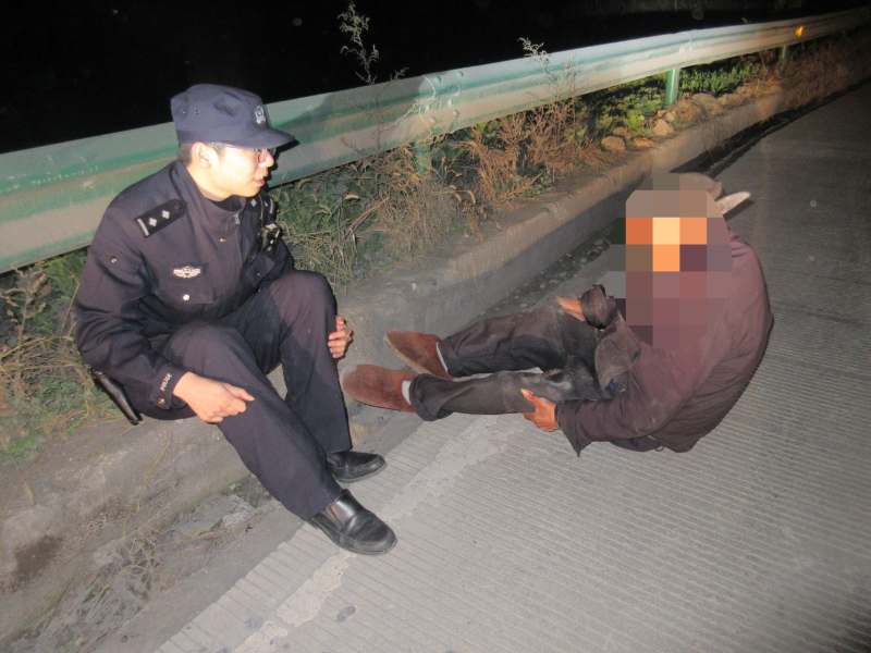 陪伴老人.jpg