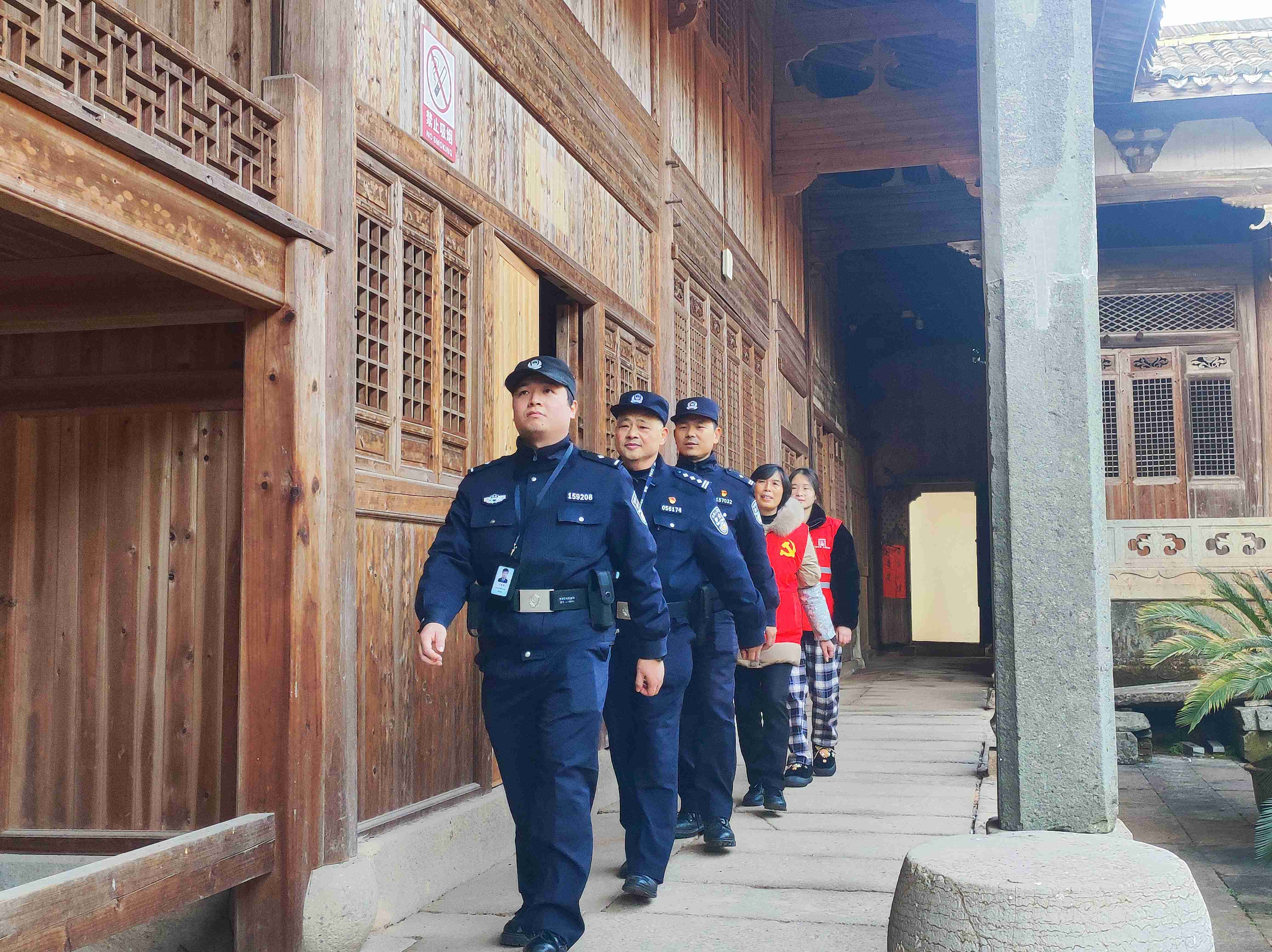 西姜祠堂巡逻.jpg 西姜祠堂巡逻.jpg