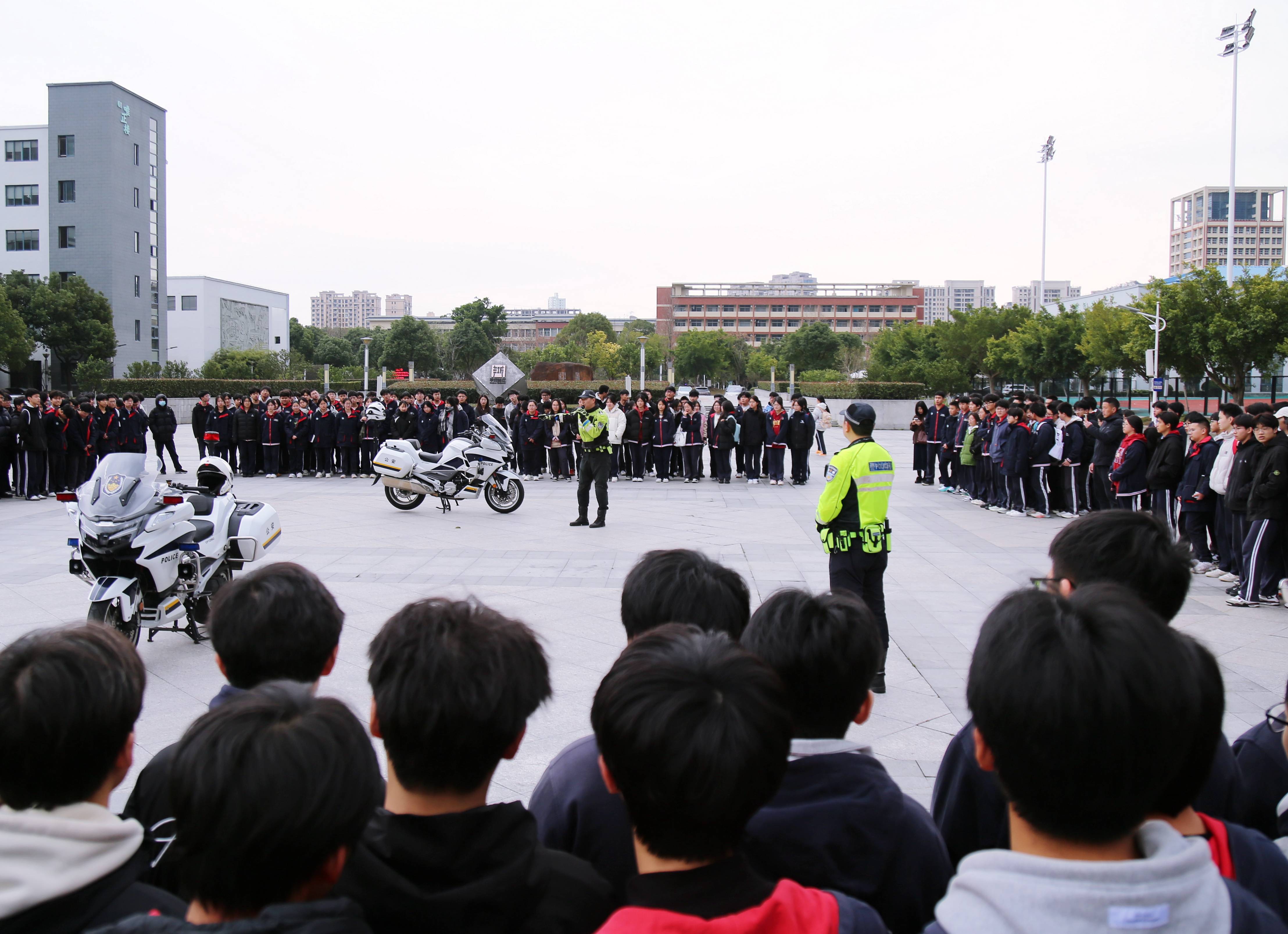 活动现场.jpg 活动现场.jpg