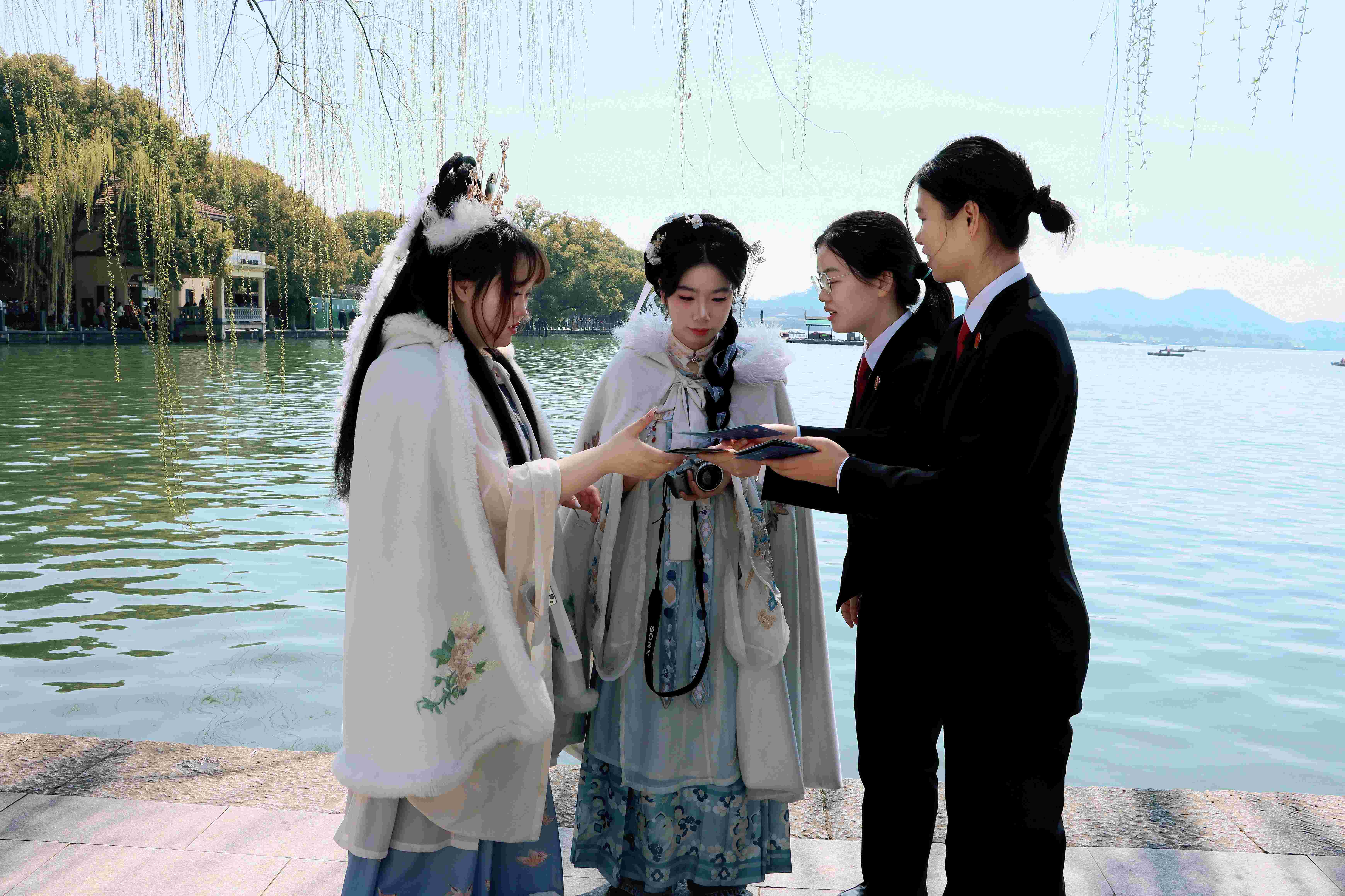 西.jpg 西.jpg