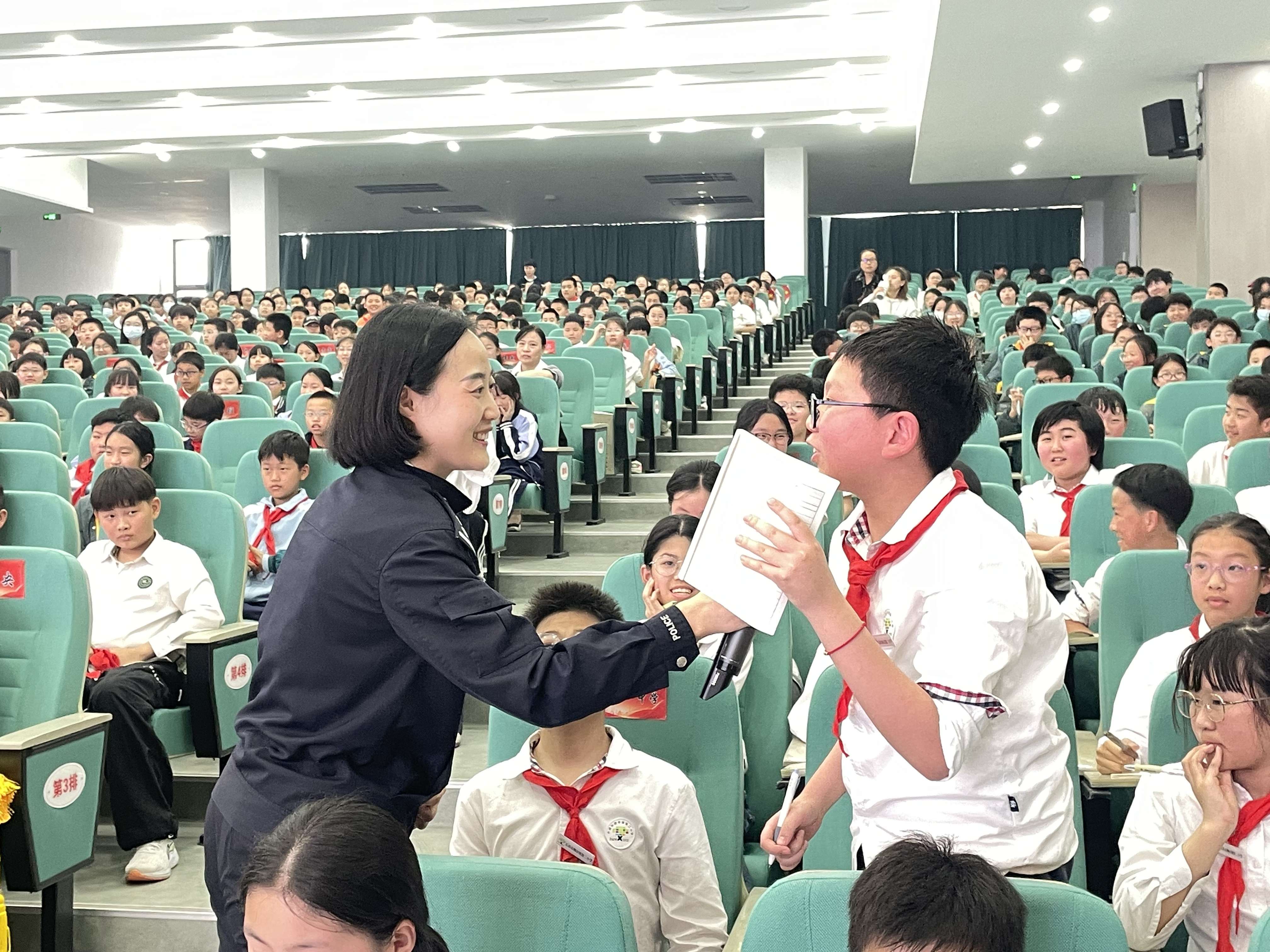 课堂互动.jpg 课堂互动.jpg