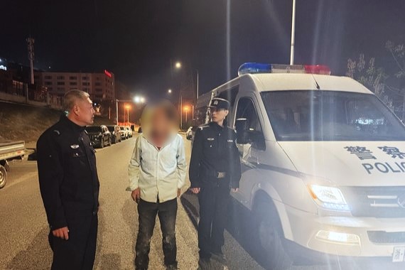 浙江丽水：打工男子初来乍到迷路  巡警利用“民情地图”帮助