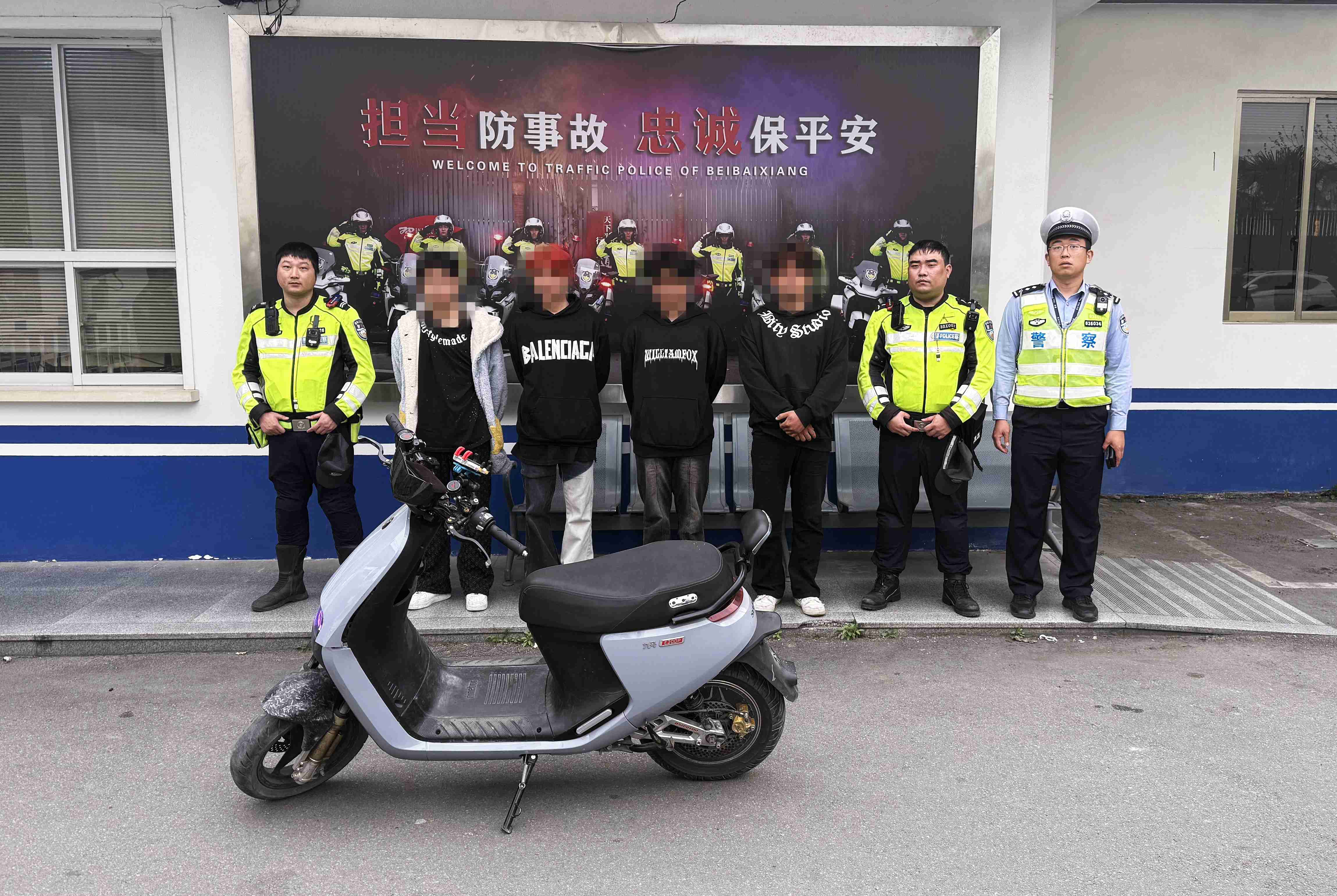 浙江乐清：“马路杂技”落幕 交警严打违法骑行