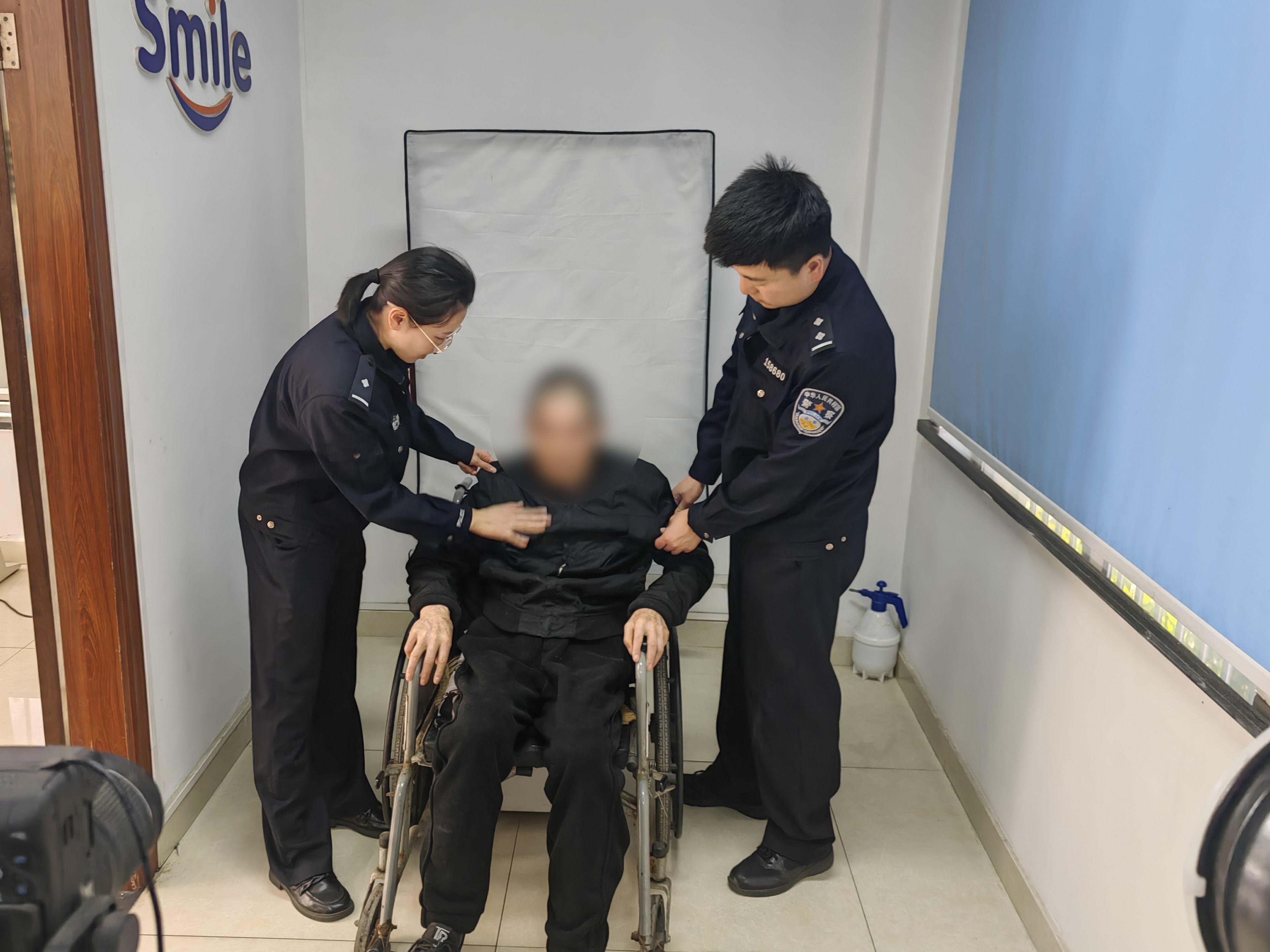 图3-采集照片.jpg 图3-采集照片.jpg