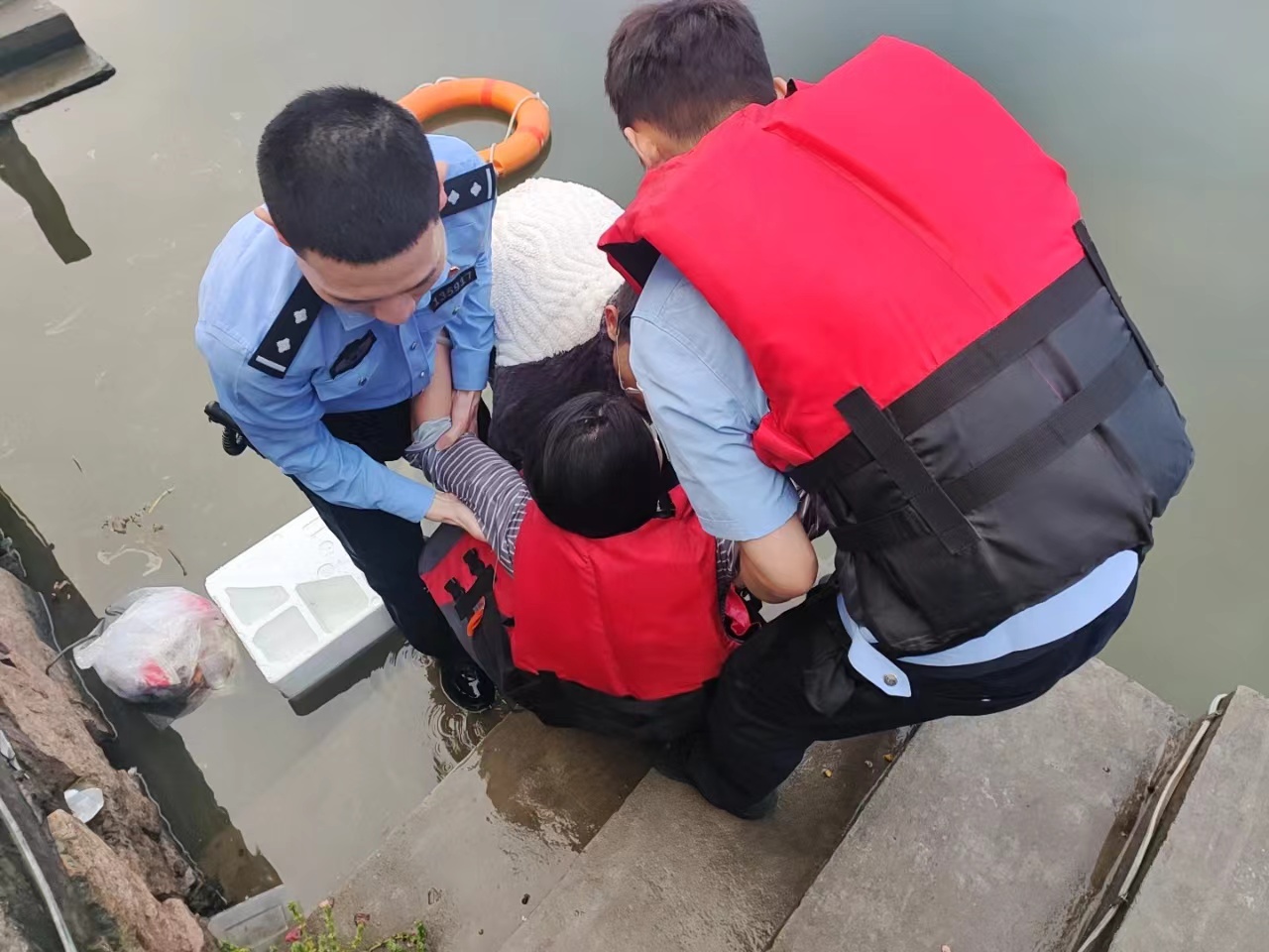 成功救援.jpg 成功救援.jpg