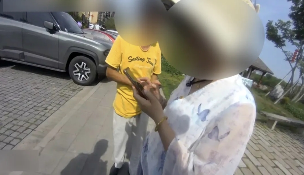 图2-民警赶到现场.jpg 图2-民警赶到现场.jpg