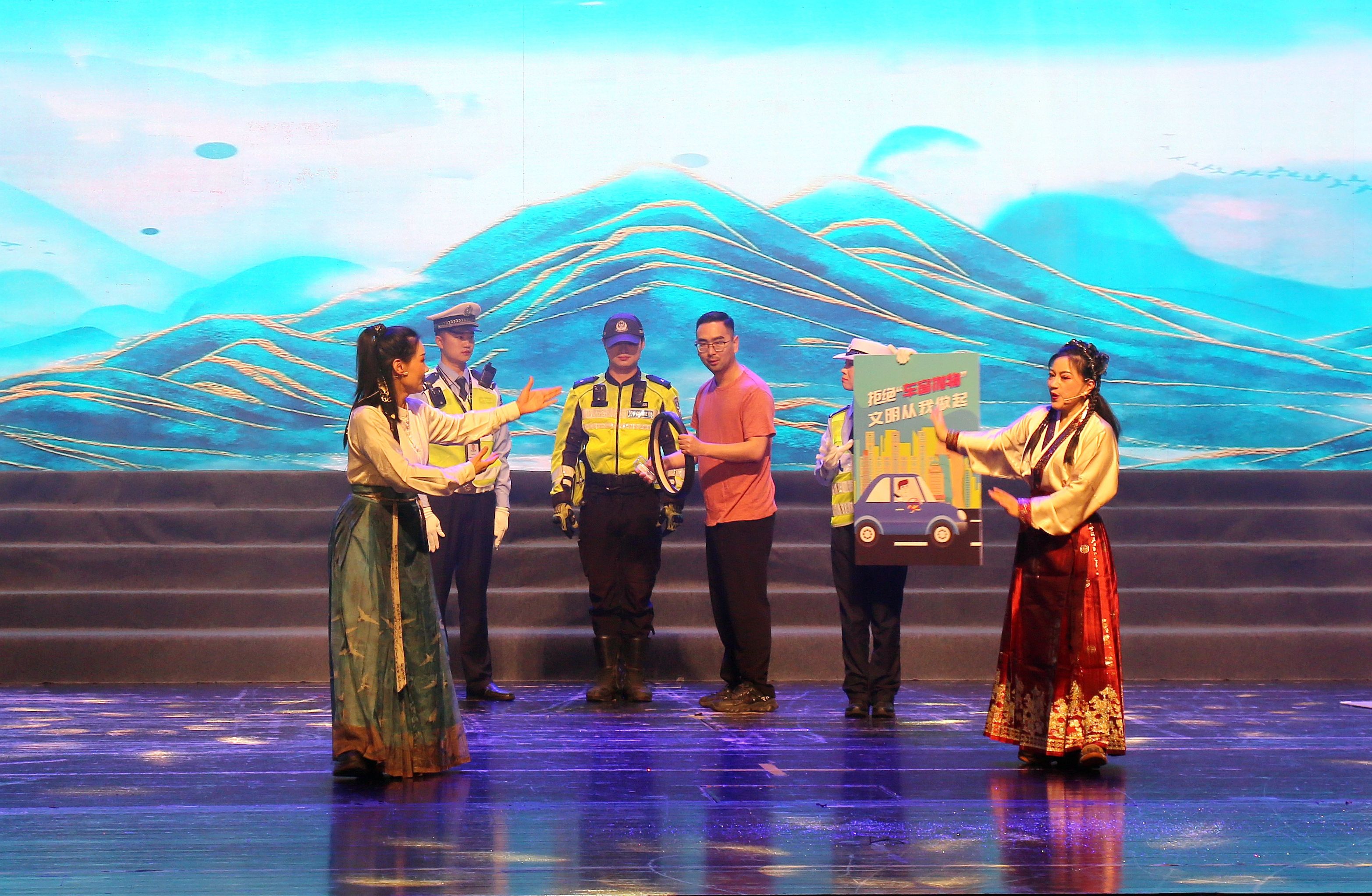 演出剧照 (1).jpg 演出剧照 (1).jpg