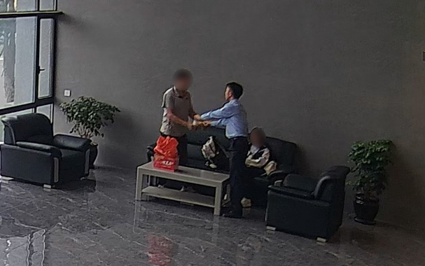 家属接回.jpg 家属接回.jpg