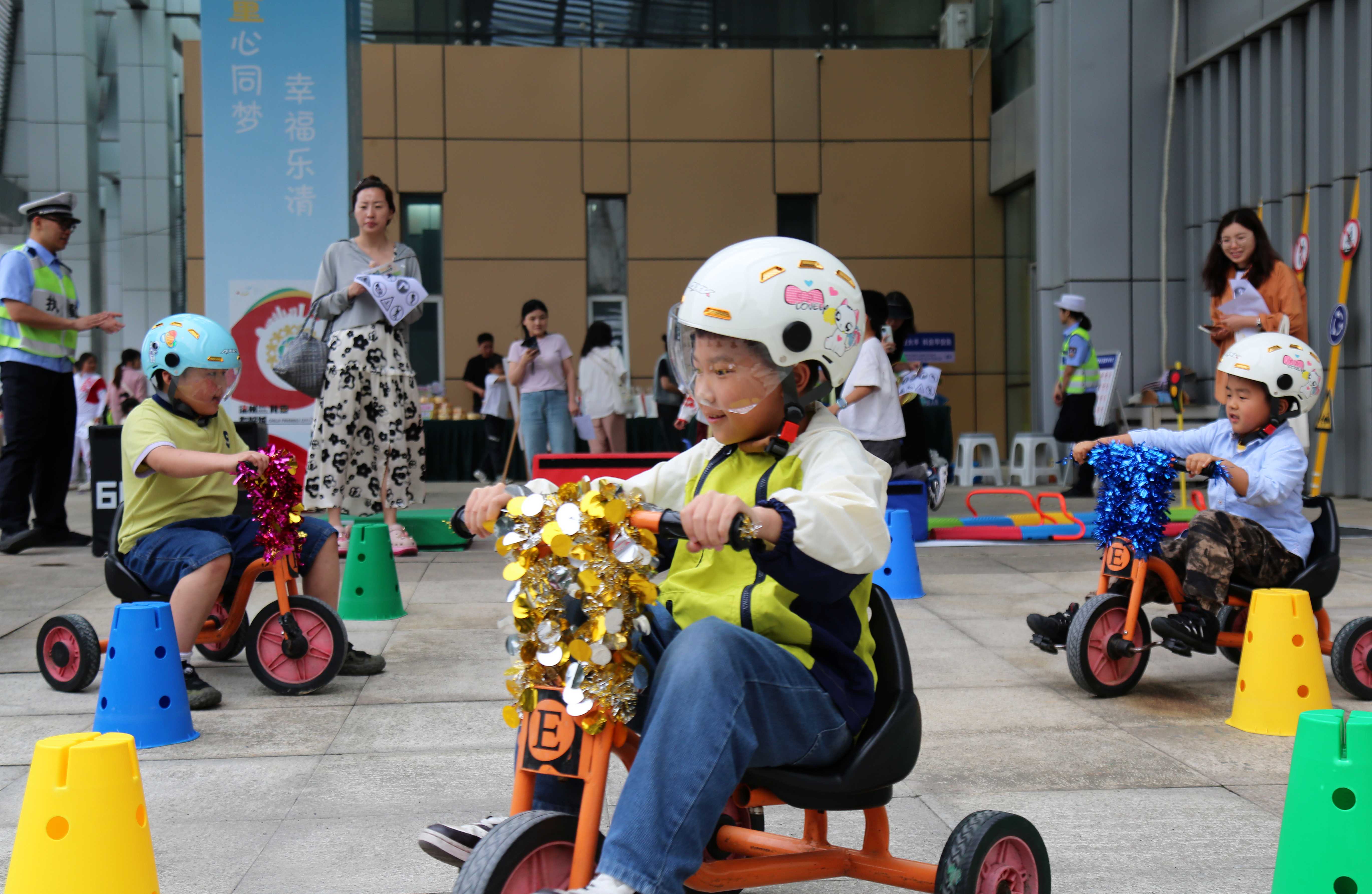 模拟驾校 (1).jpg 模拟驾校 (1).jpg