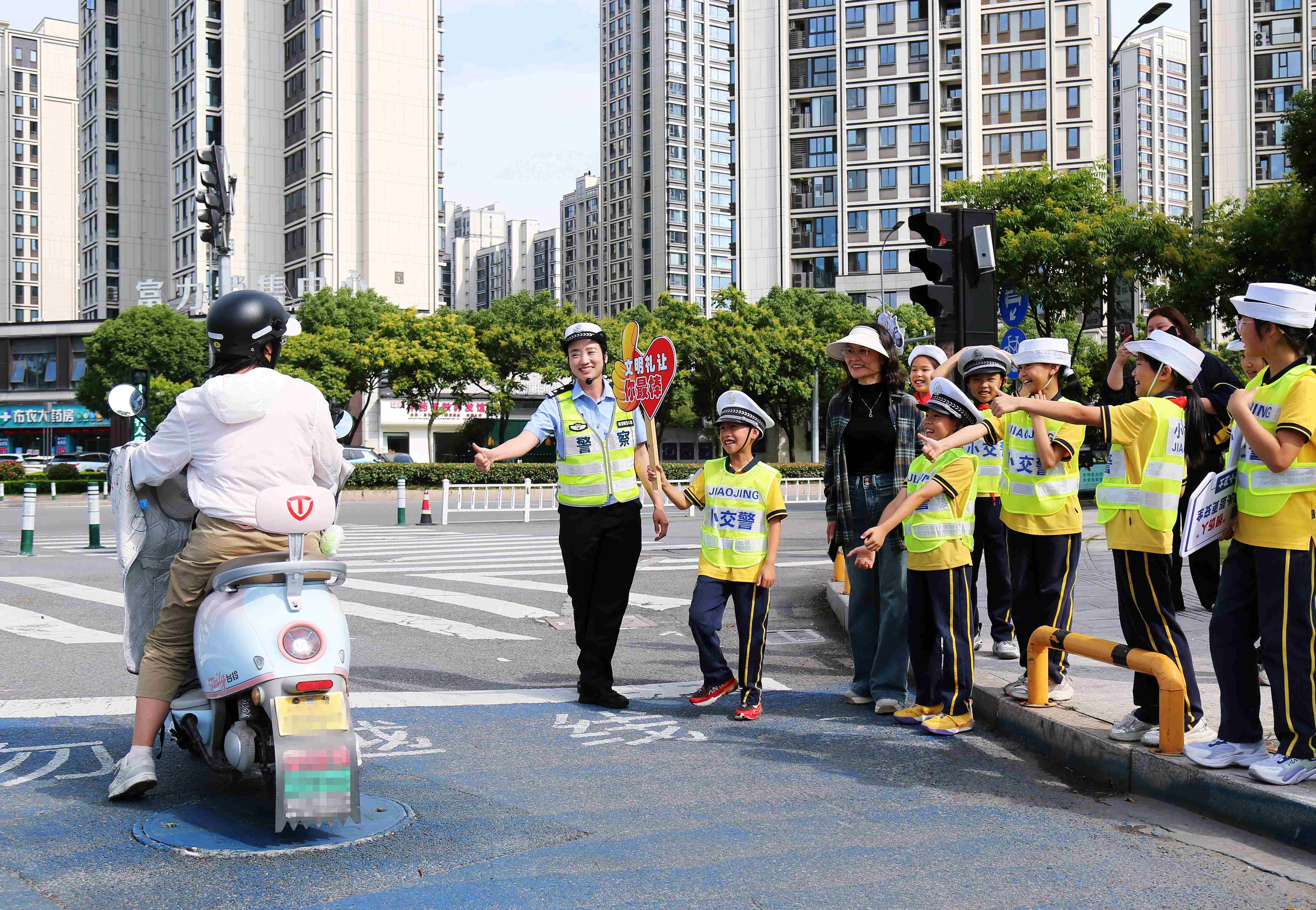 路面实践 (4).jpg 路面实践 (4).jpg