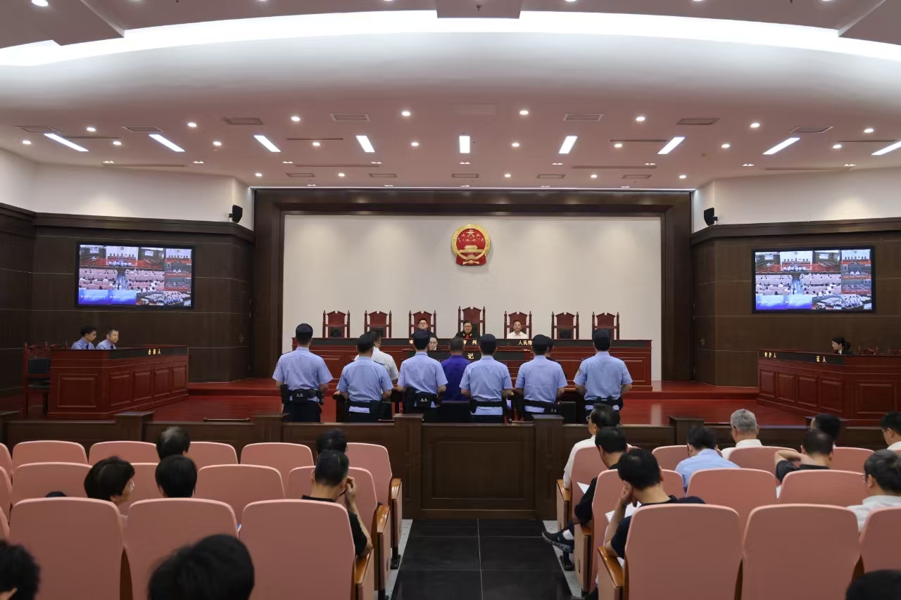 萧山法院公开开庭审理一起污染环境案.jpg 萧山法院公开开庭审理一起污染环境案.jpg