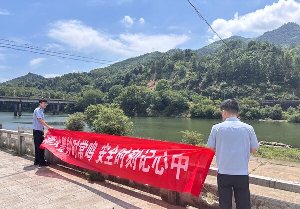 图一:第二段文字后 .jpg 图一:第二段文字后 .jpg