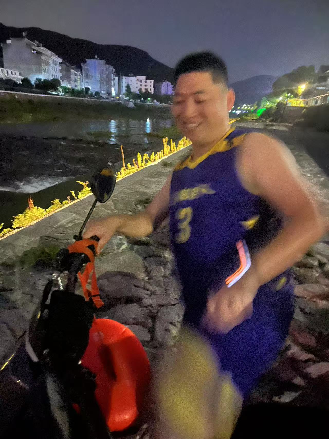 救人后离开画面.jpg 救人后离开画面.jpg
