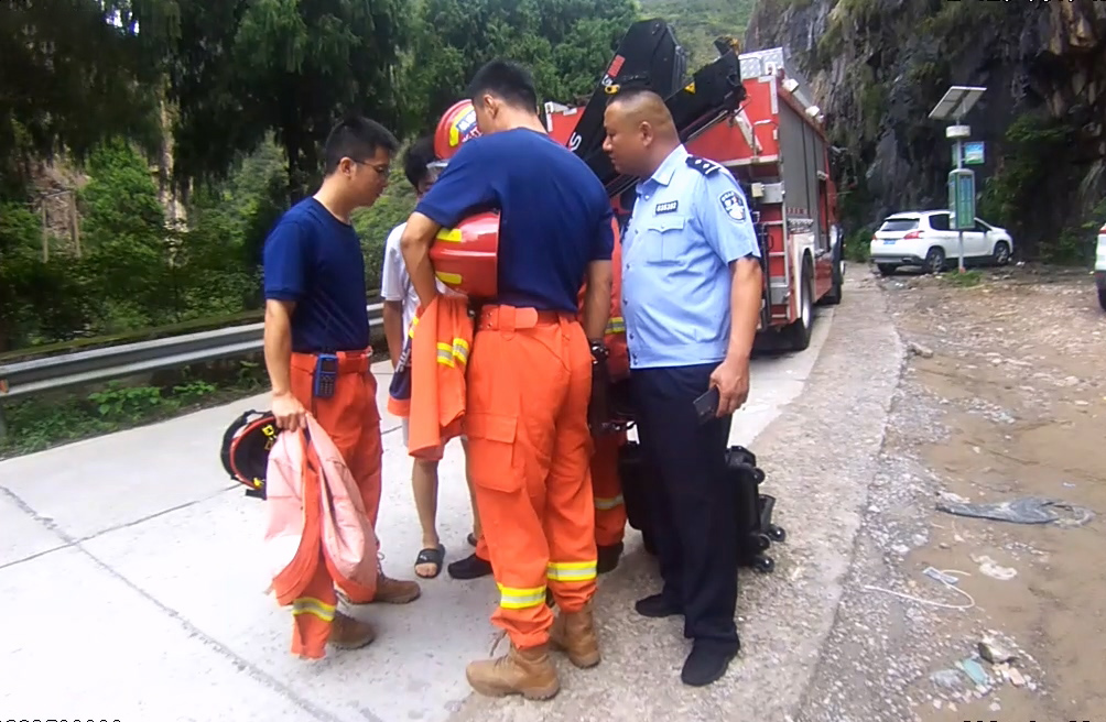出警现场.jpg 出警现场.jpg