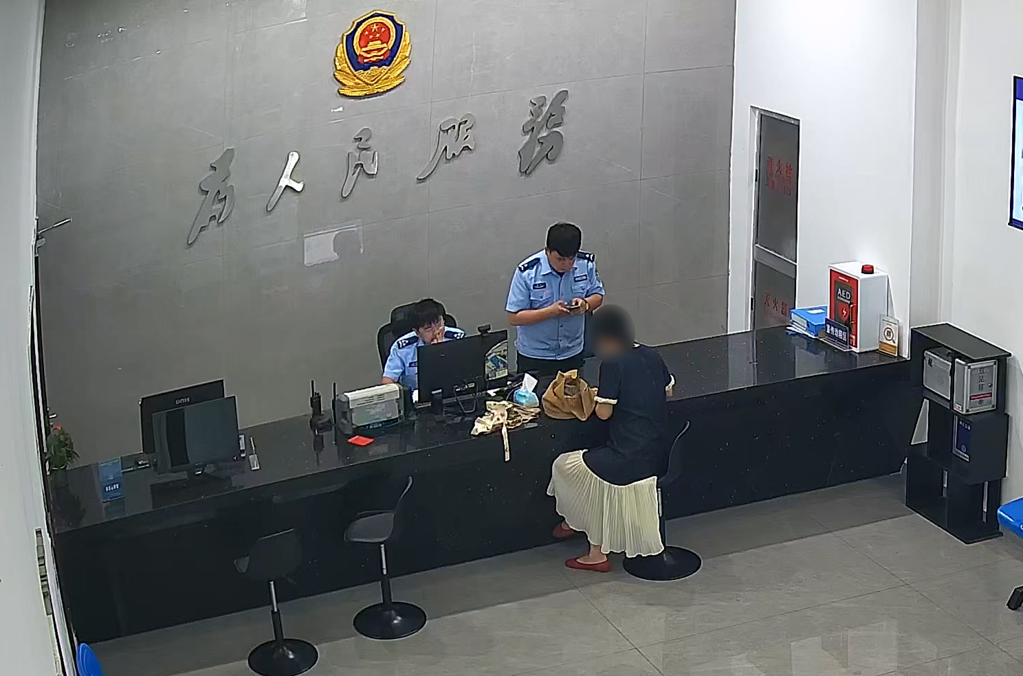 劝阻2.jpg 劝阻2.jpg