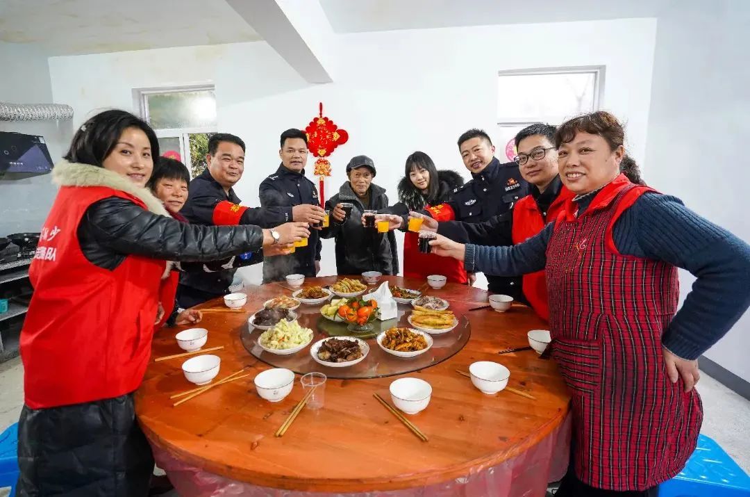 浙江省湖州市长兴县公安局虹星桥派出所沈云如：有一分热，就要发一份光