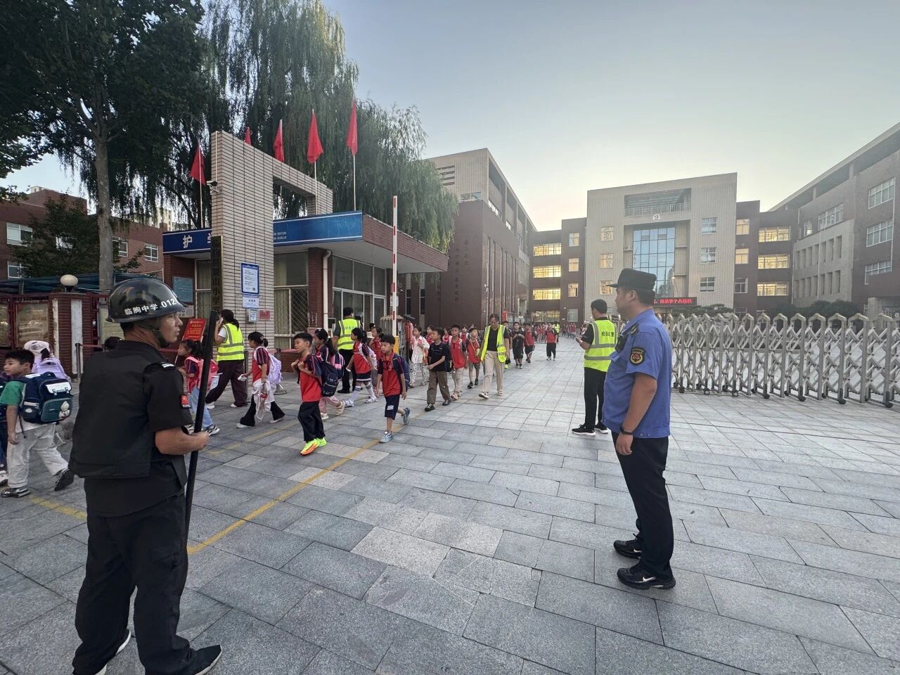 山东省潍坊市临朐县综合行政执法局用心护航“开学季”