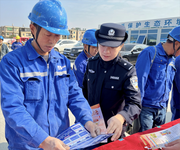 福建省漳浦县公安局旧镇派出所：反诈宣传进企业 筑牢防诈“安全墙”