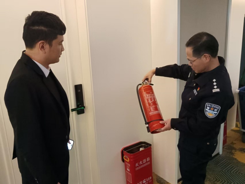 福建省漳州市南靖县公安局治安大队开展节前安全检查：紧绷“安全弦” 过好“平安年” 