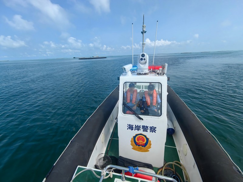 东方、昌江海岸警察用“见警率”提高辖区群众“安全感”