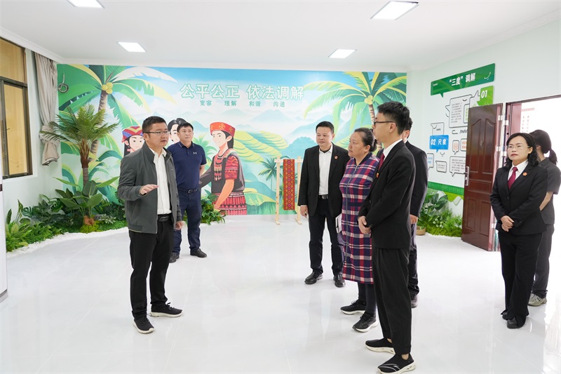 海南省五指山市法院党组书记田开进到毛阳人民法庭调研指导