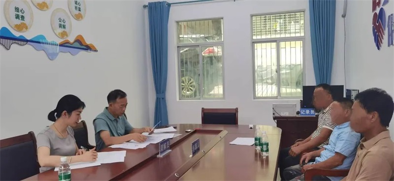 三兄弟争房伤和气 海南乐东法院驻点法官情法交融续亲情