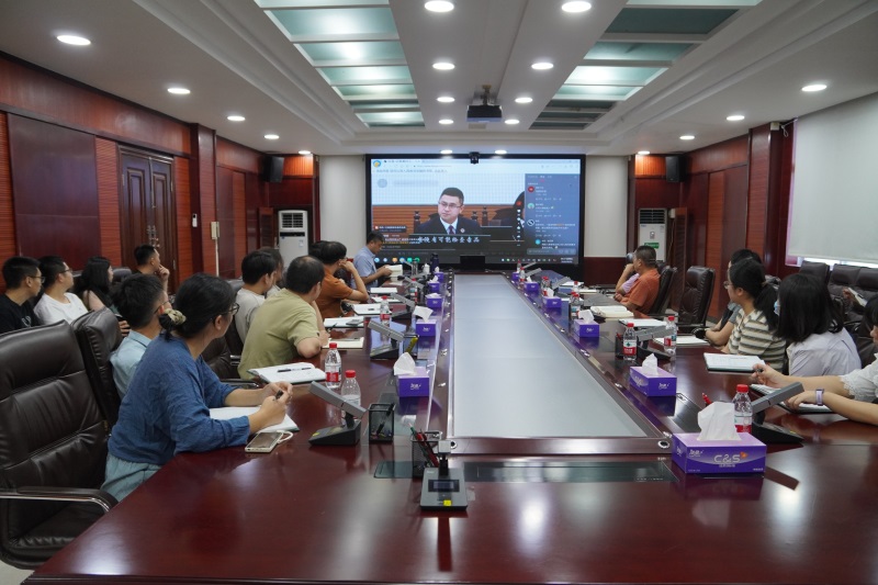 海南万宁市检察院以庭审观摩评议促出庭公诉能力提升