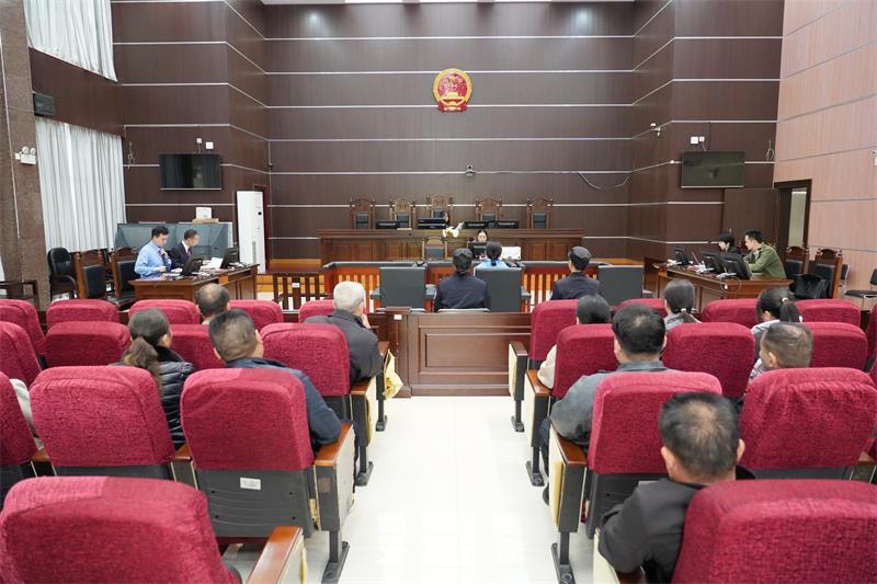 海南五指山法院邀请国家工作人员旁听一起开设赌场案件庭审
