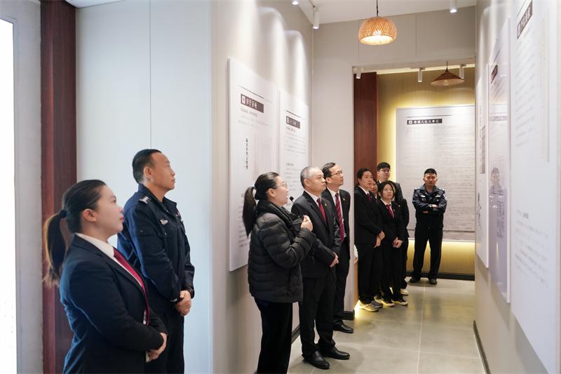 2025-04-01 屯昌法院联合沙田村委会到海瑞祖居开展主题党日共建活动 (59)_副本1.jpg