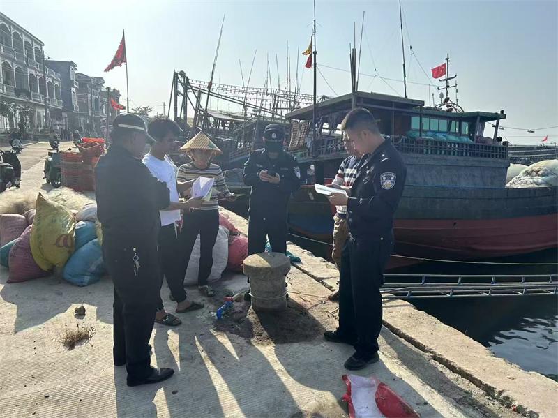 海南临高警方查处2艘未按规定报备船舶
